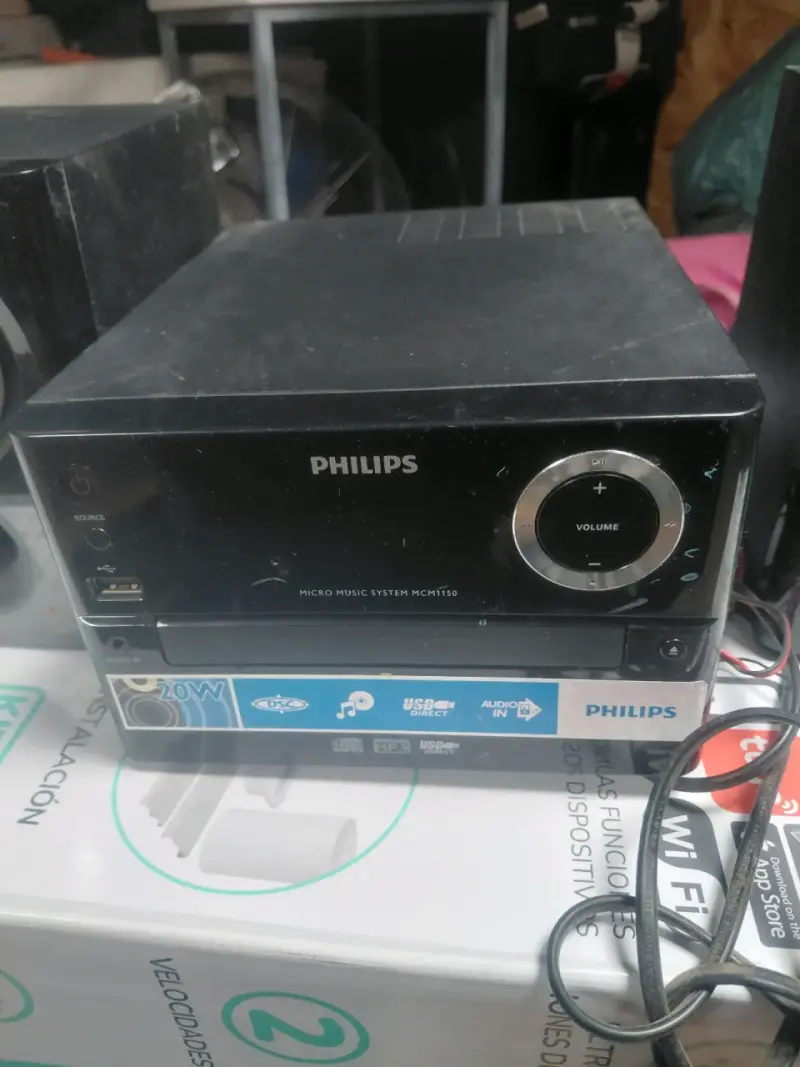 Sistema de música Philips con parlantes - 2