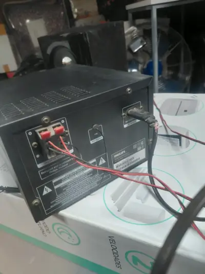 Sistema de música Philips con parlantes - miniatura 4