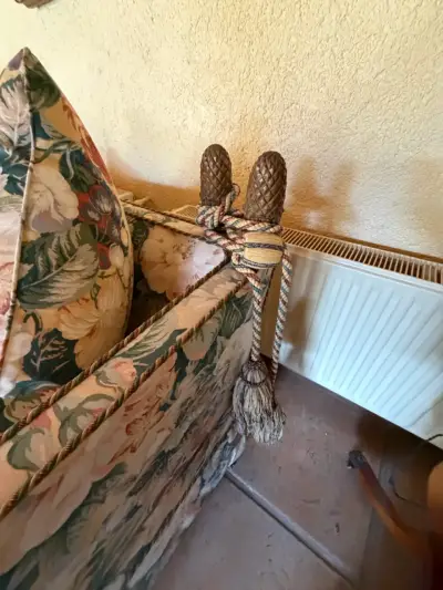 Sofá floral vintage - miniatura 3