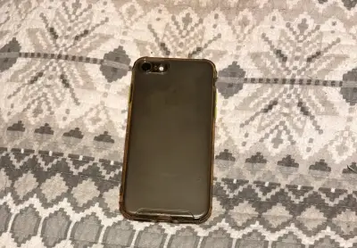 Smartphone blanco con funda - miniatura 2