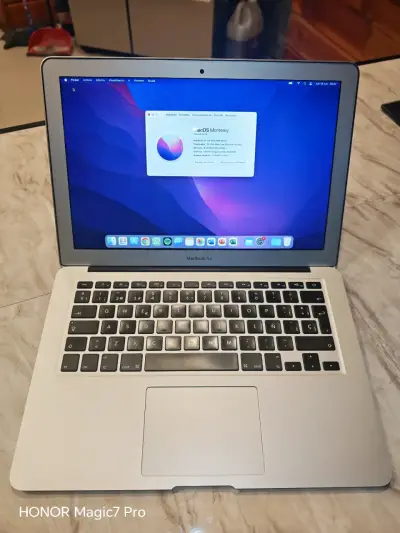 MacBook Air usado en buen estado - miniatura 1