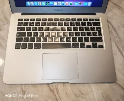 MacBook Air usado en buen estado - miniatura 4