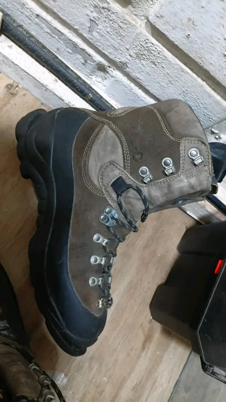 Botas de trekking alta montaña usadas buen estado - 1