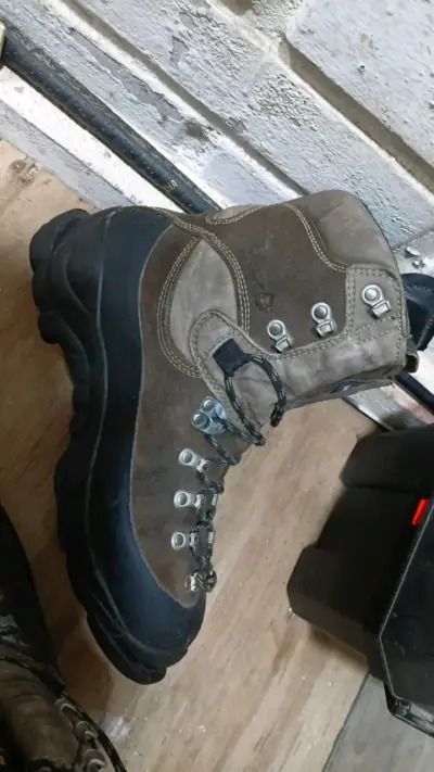 Botas de trekking alta montaña usadas buen estado - miniatura 1