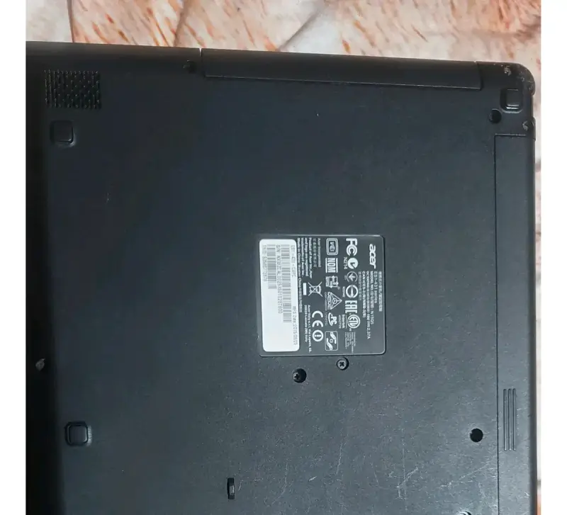 Laptop Acer ES1-431 roja - 6