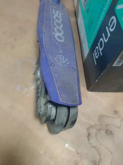 Scooter morado usado - miniatura 3