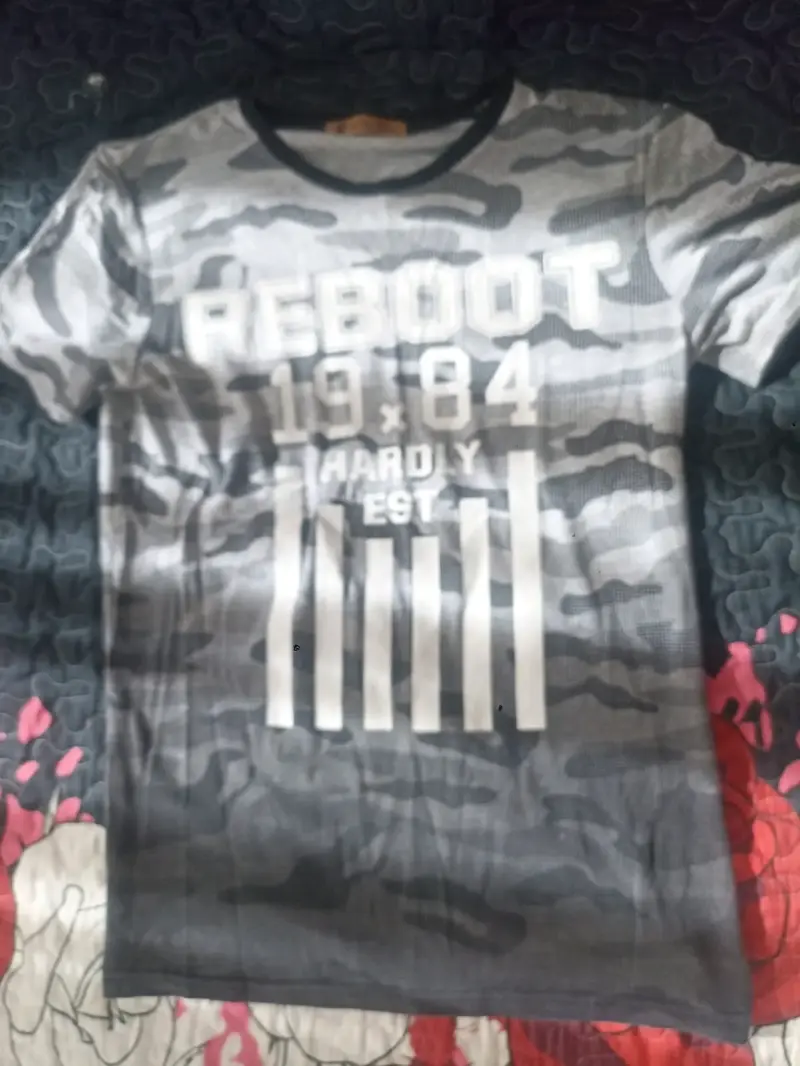 Polera con estampado talla M varon - 4