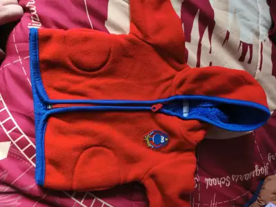 Polerón chiporro infantil rojo con capucha - miniatura 1