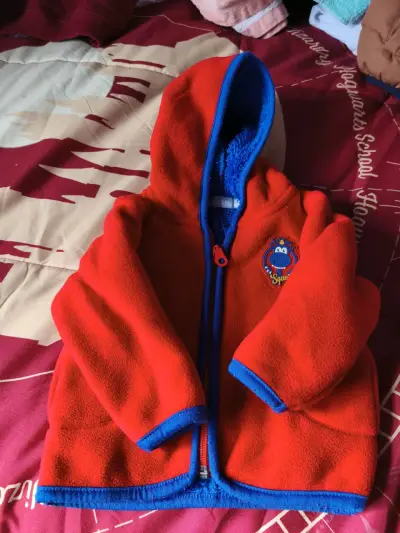 Polerón chiporro infantil rojo con capucha - miniatura 2