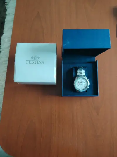 Reloj plateado Festina cronógrafo - miniatura 3