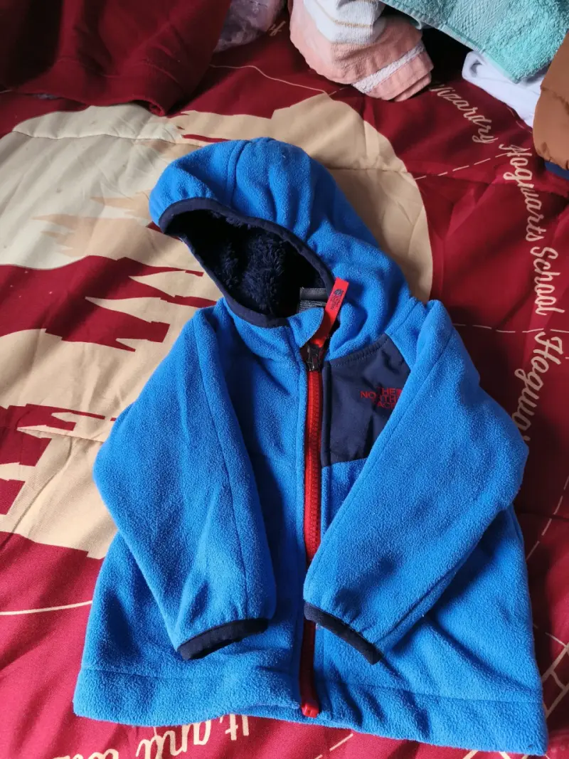 Poleron de polar con chiporro azul, más capucha - 2