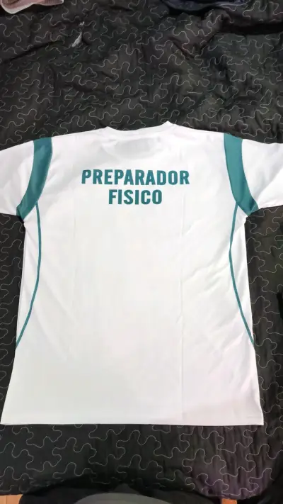 Polera deportiva blanca y verde - miniatura 2