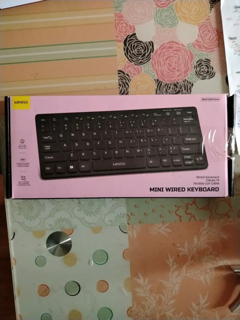 Teclado Mini con Cable Miniso - 1