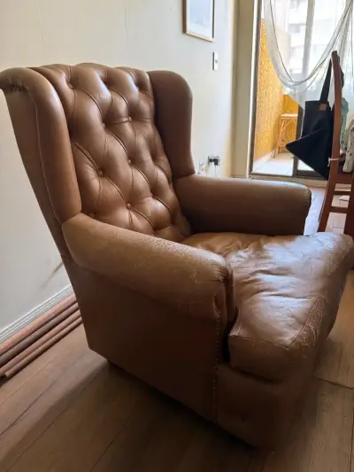 Sillón de cuero marrón - miniatura 1