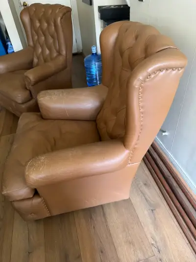 Sillón de cuero marrón - miniatura 4