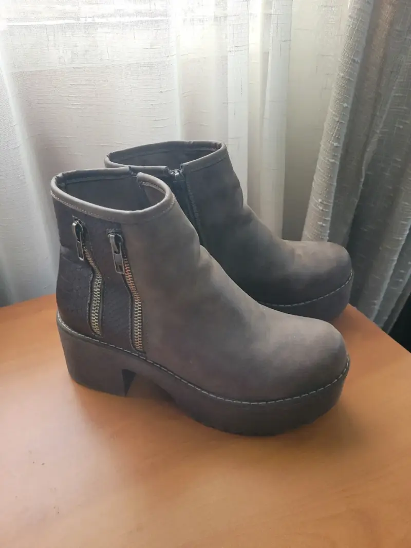 Botines de gamuza cafe - 1