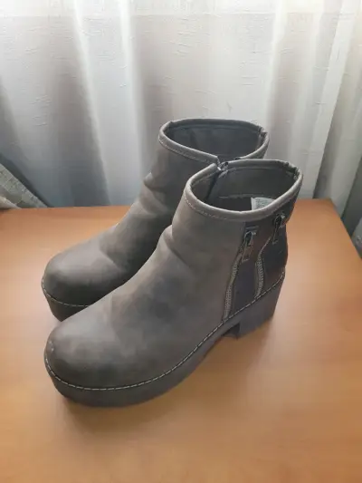 Botines de gamuza cafe - miniatura 2