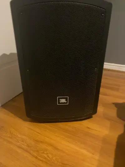 Parlante JBL portátil grande - miniatura 1