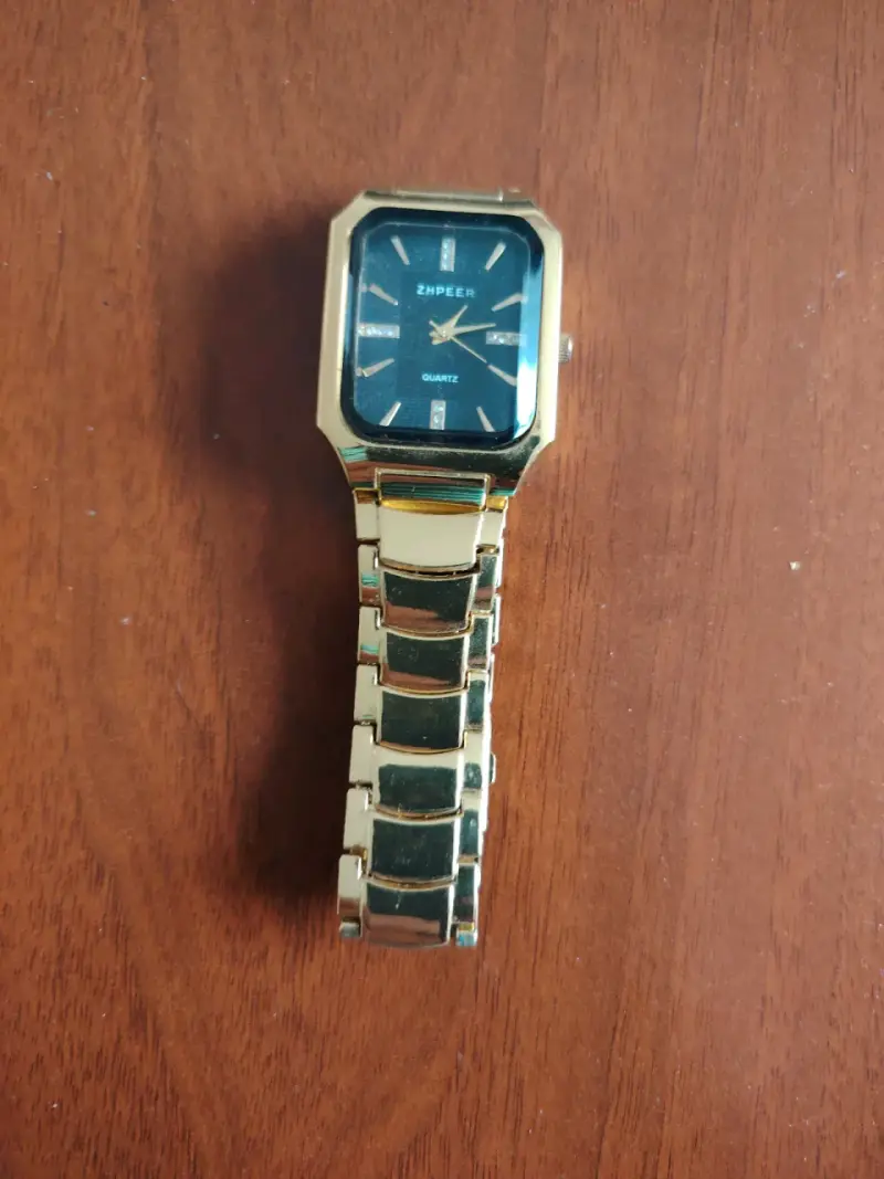 Reloj dorado ZPEER - 1
