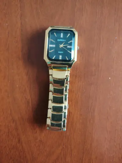 Reloj dorado ZPEER - miniatura 1