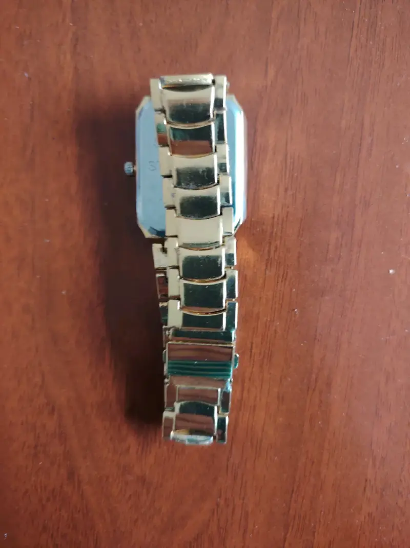 Reloj dorado ZPEER - 2