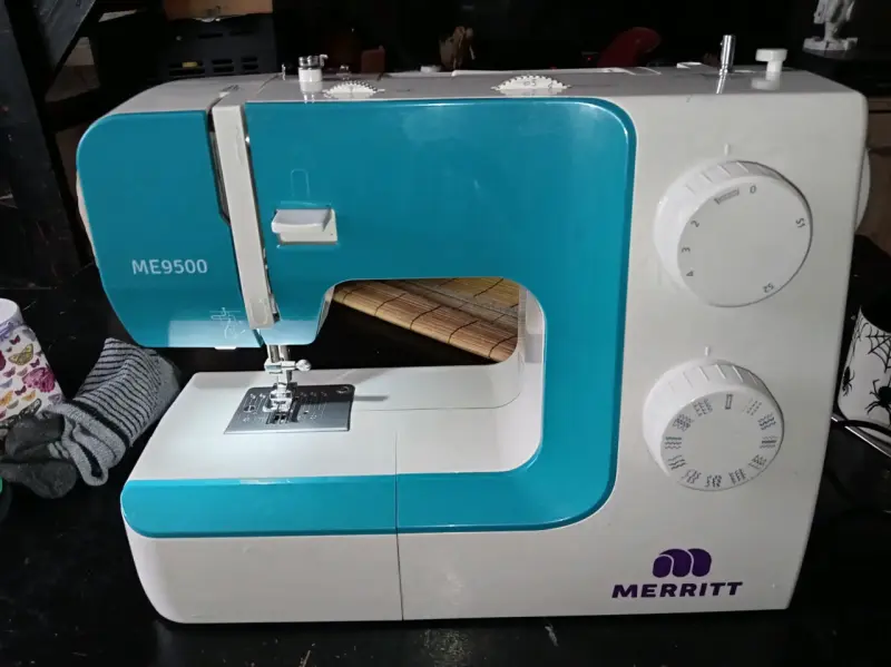 Máquina de coser Merritt ME9500 - 1