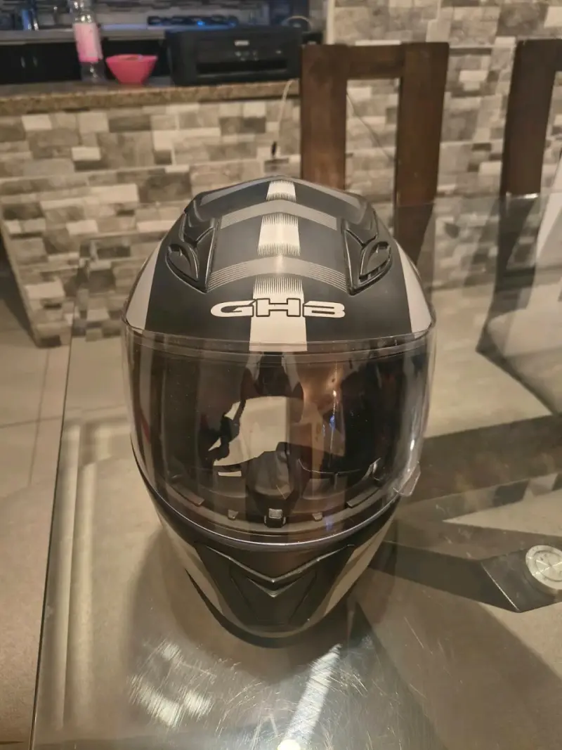 Casco integral GHB negro y gris - 1