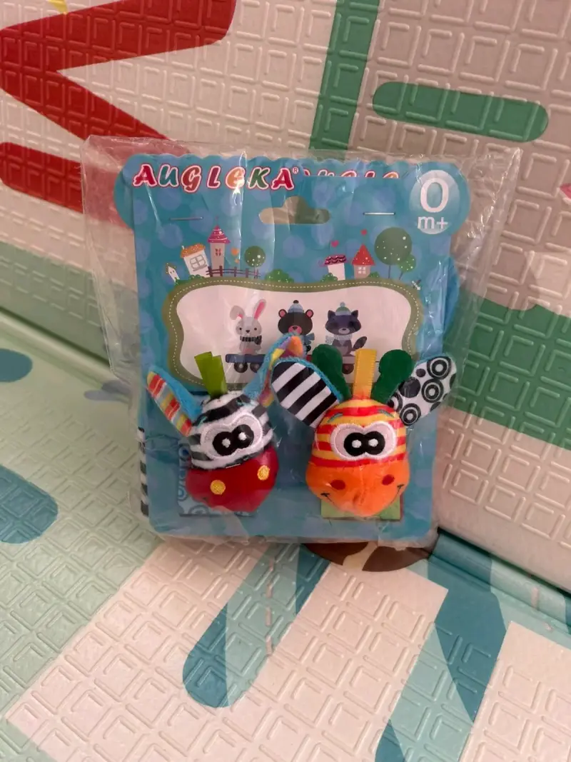 Set de calcetines y muñequeras para bebé - 2