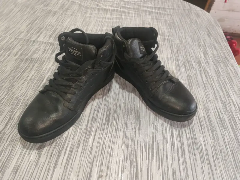 Zapatillas negras de cuero - 1