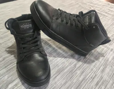 Zapatillas negras de cuero - miniatura 2