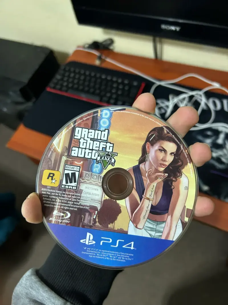 Juego Grand Theft Auto V PS4 - 4