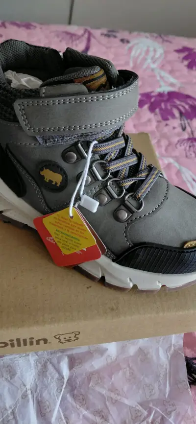 Botas infantiles grises nuevas - miniatura 1