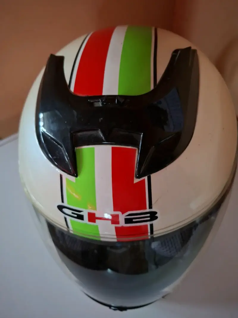 Casco de moto con diseño italiano - 2