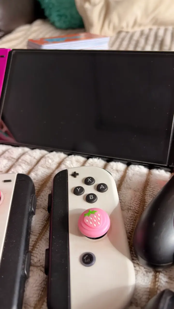 Nintendo Switch con accesorios - 2