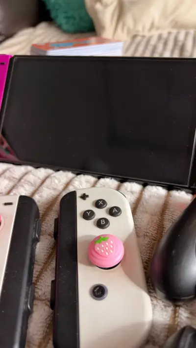 Nintendo Switch con accesorios - miniatura 2