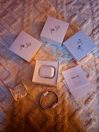 Audifonos airpods 2da generación - miniatura 1