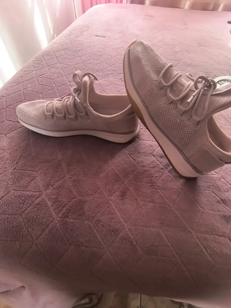 Zapatillas deportivas rosadas marca Aldo - 4