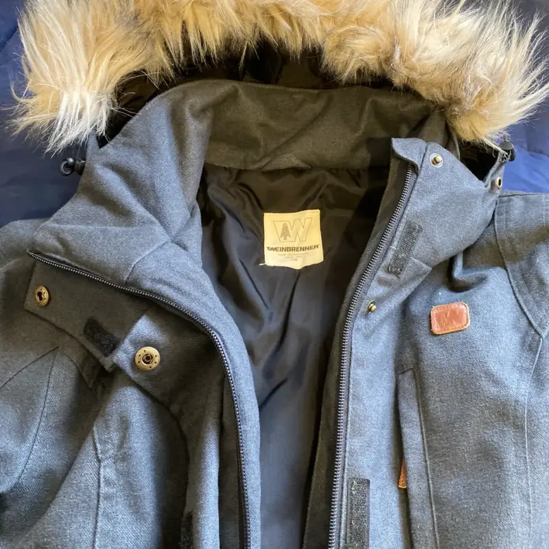 Parka gris con capucha de piel - 2
