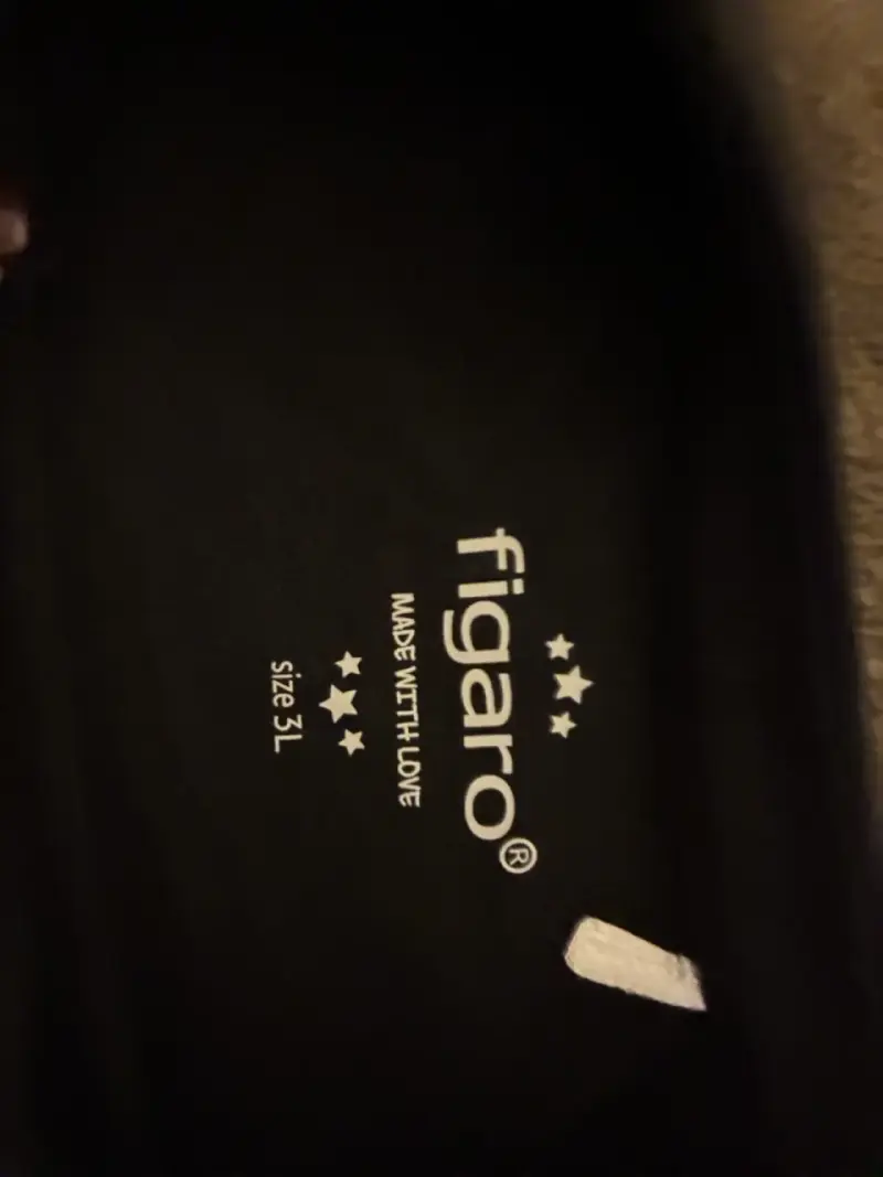 Polera negra de Figaro - 2