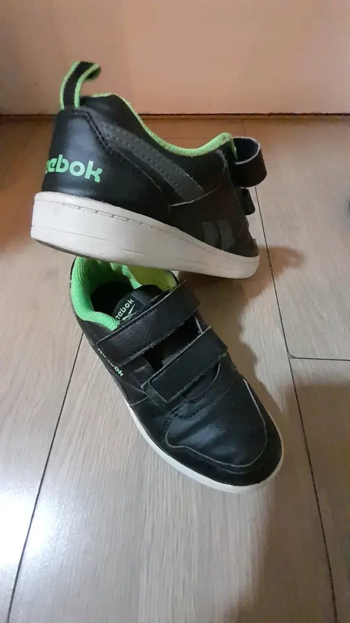 Lote de zapatillas infantiles - 2