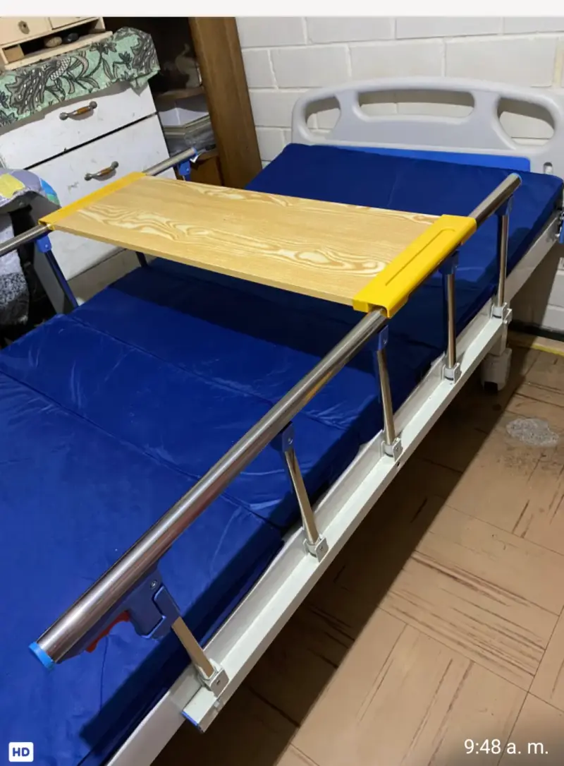 Cama hospitalaria ajustable - 2