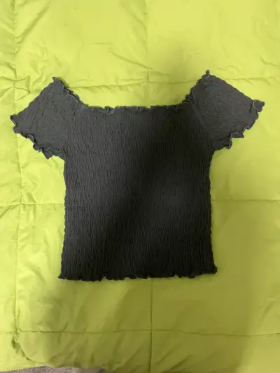 Polera negra fruncida💕 - miniatura 2