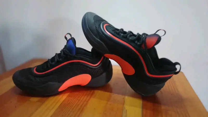 Zapatillas de básquetbol i.s.u 6 - 2