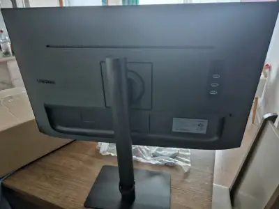 Monitor Samsung High Resolution 27" &tP IPS USB-C - miniatura 2