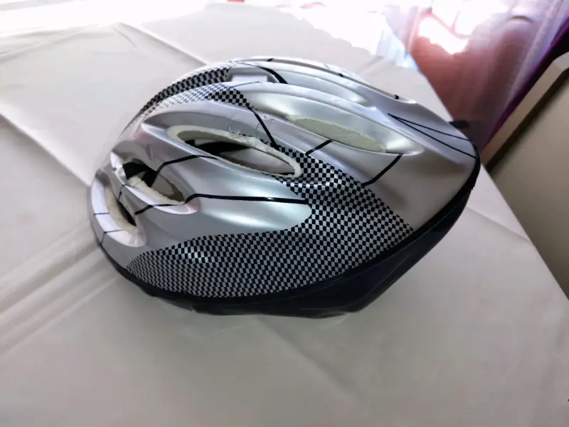 Casco de ciclismo plateado - 2