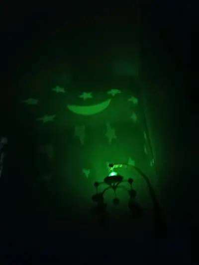 Móvil musical con proyector - miniatura 6