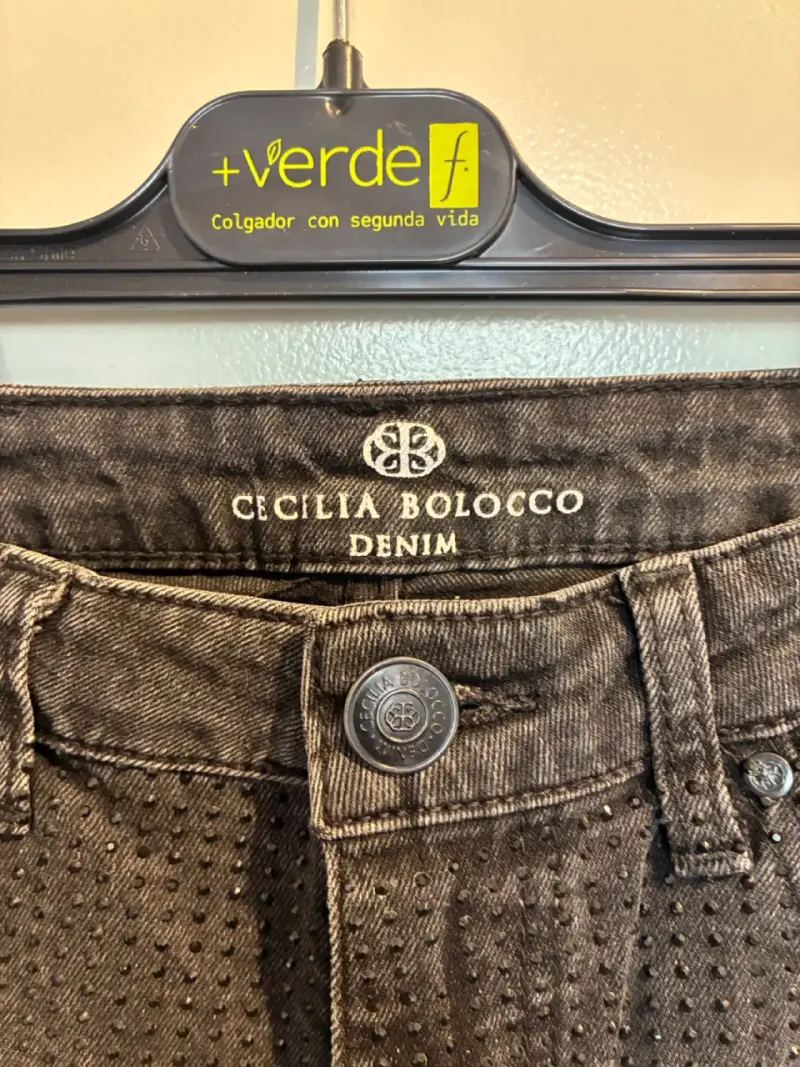 Jeans con cristales marca Cecilia Bolocco - 2