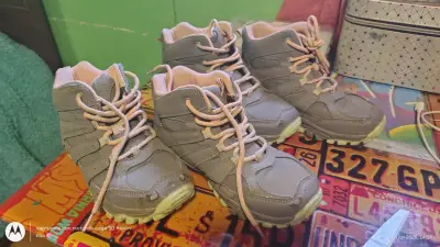 Botas infantiles color gris n35 y n33 - miniatura 1