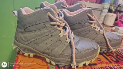 Botas infantiles color gris n35 y n33 - miniatura 2