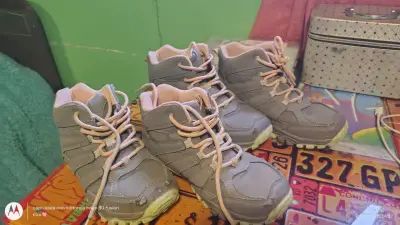 Botas infantiles color gris n35 y n33 - miniatura 3